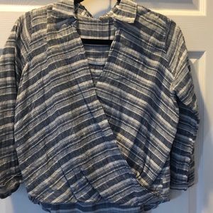 Hollister top
